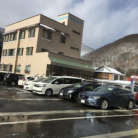 Hotel Onsen Minshuku Yutakaya à Yuzawa  Extérieur photo