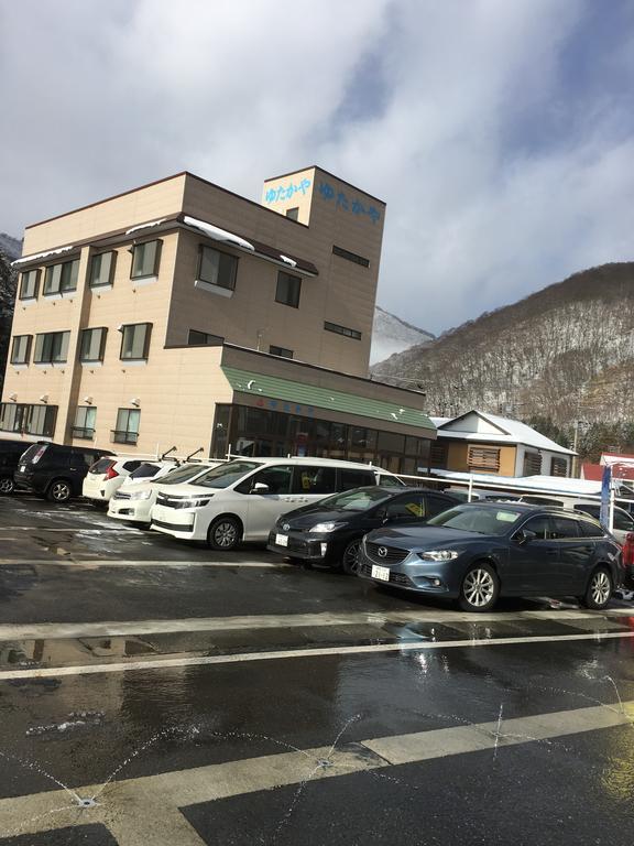 Hotel Onsen Minshuku Yutakaya à Yuzawa  Extérieur photo
