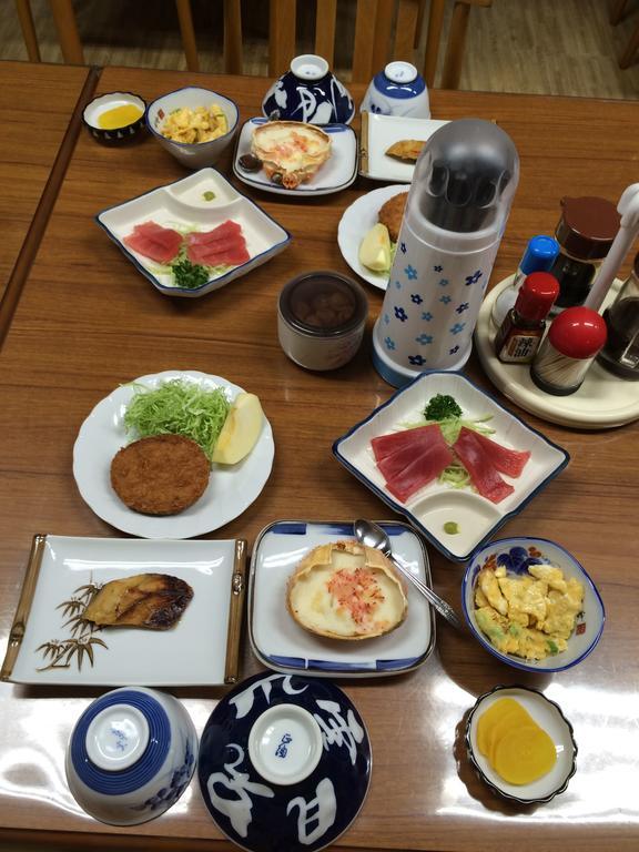 Hotel Onsen Minshuku Yutakaya à Yuzawa  Extérieur photo