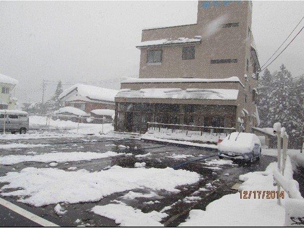 Hotel Onsen Minshuku Yutakaya à Yuzawa  Extérieur photo